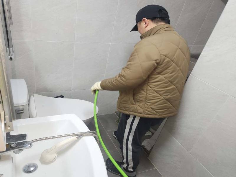 수원 변기막힘 작업사례 2